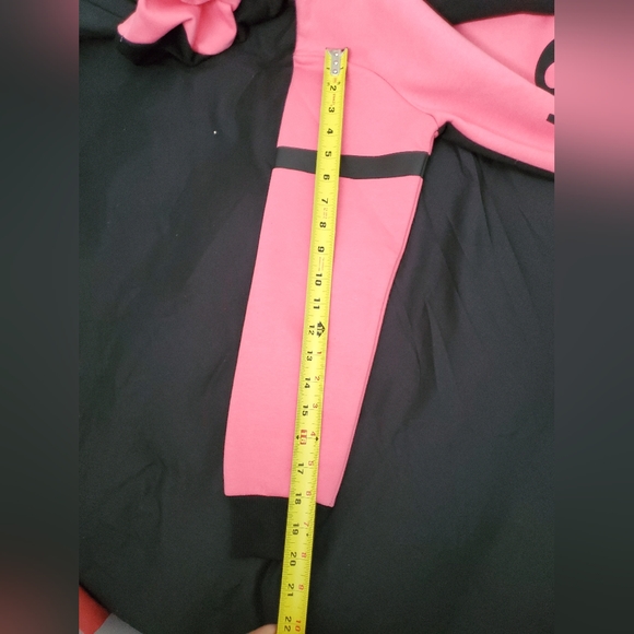 Women's pink and black hoddie size medium - Picture 4 of 5